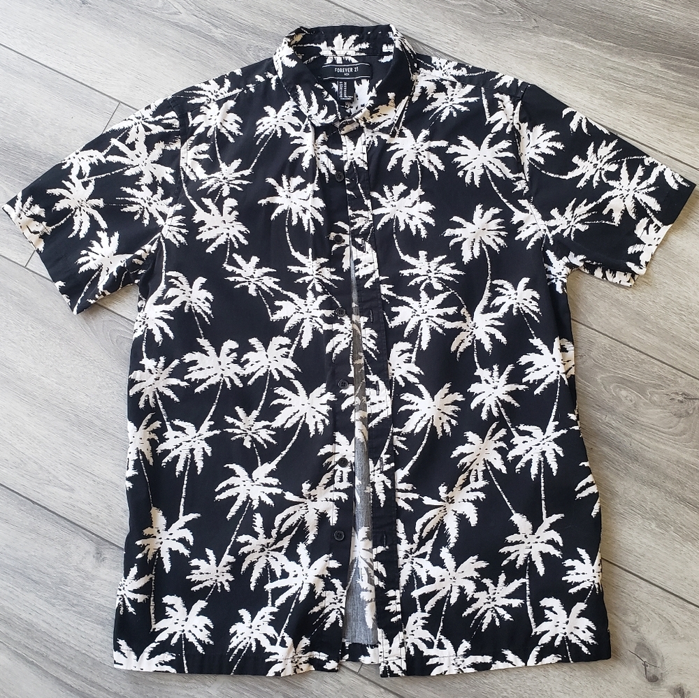 Forever 21 Men Hawaiian Cabana Shirt Medium Button Up Black White Palm Trees